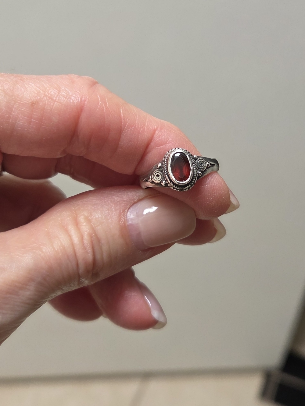 Garnite Sterling Silver 925 Oval Artisan Ring